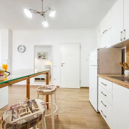 Apartman Solana *